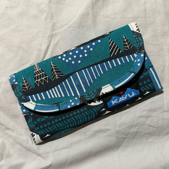 Kavu Handbags - Kavu Big Spender Trifold Wallet